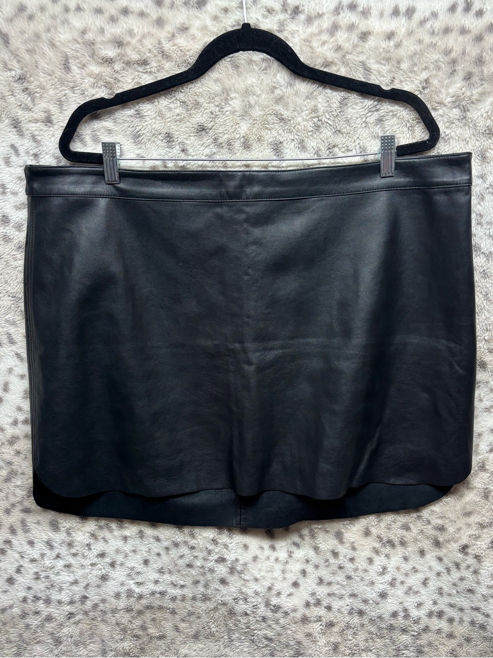FOREVER 21 FAUX LEATHER SKIRT